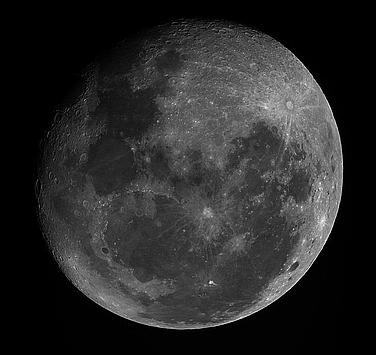 Księżyc sfotografowany z pomocą niedużego 65mm refraktora