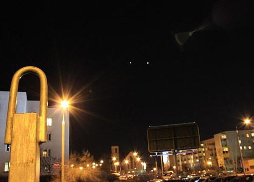 Wenus i Jowisz na nocnym niebie w Warszawie